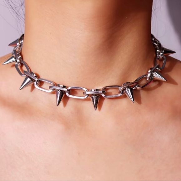 Jewelry - ⭐️ Silver Spike Choker Necklace